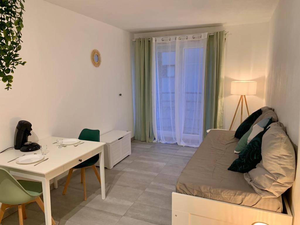 Equipe A 6 Minutes De La Gare St Charles Appartement Marseille