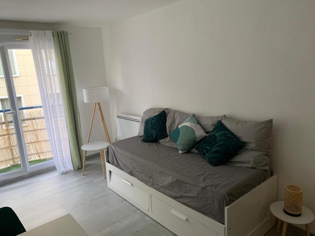 Equipe A 6 Minutes De La Gare St Charles * Marseille